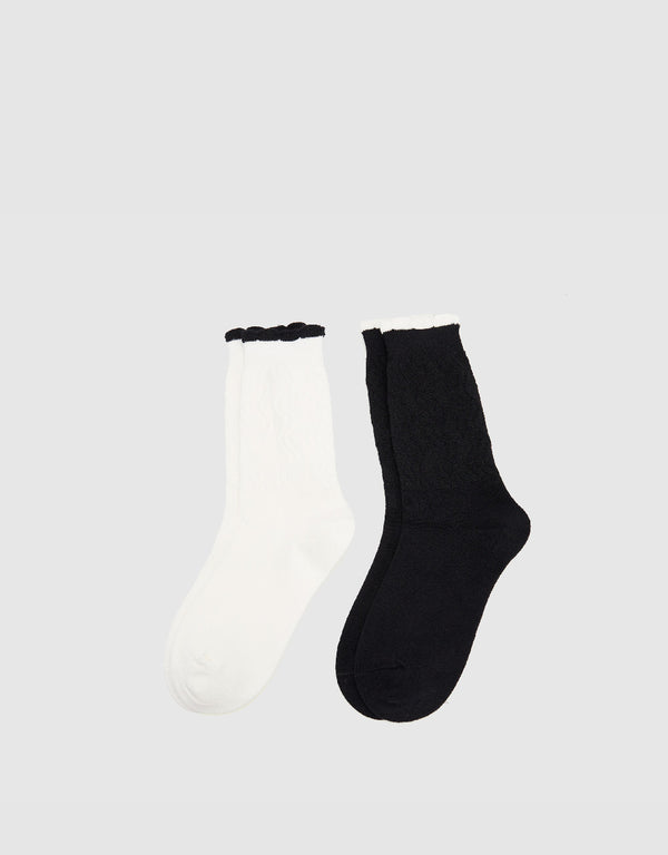 Embossed Mid-Length Socks