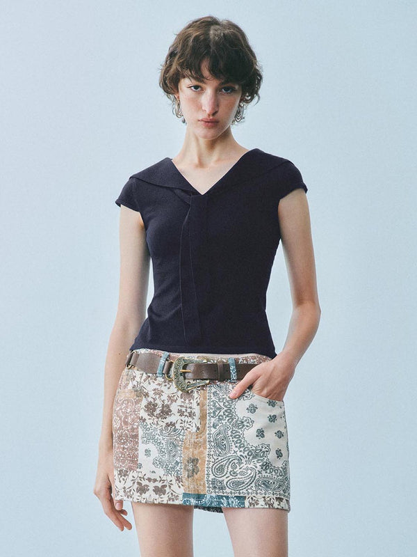 Knitted V-Neck T-Shirts